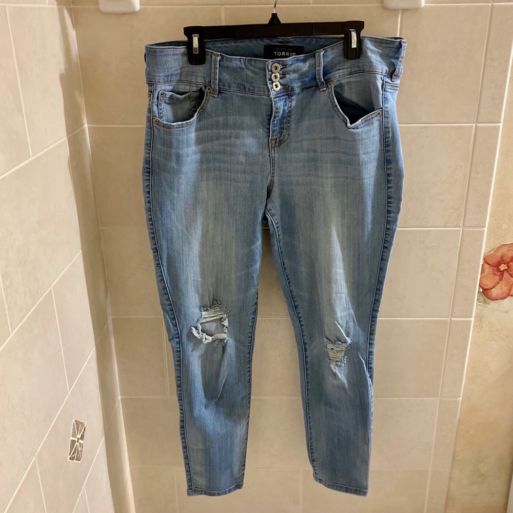 Torrid Light Wash Premium Stretch Jean Jegging